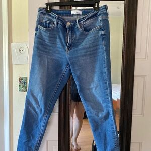Vervet medium wash size 30 skinny ankle denim jeans